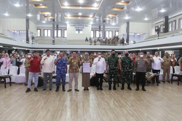 Bicara Pada Ratusan ASN di Tapteng, Edy Rahmayadi Minta Desa Jadi Ujung Tombak Tekan Inflasi